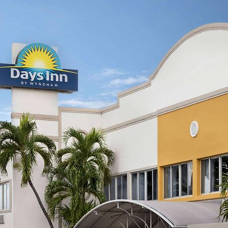 Days Inn By Wyndham Miami Airport North Майами-Спрингс Экстерьер фото