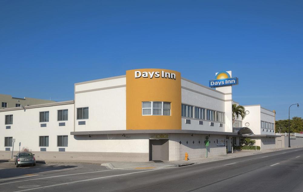 Days Inn By Wyndham Miami Airport North Майами-Спрингс Экстерьер фото